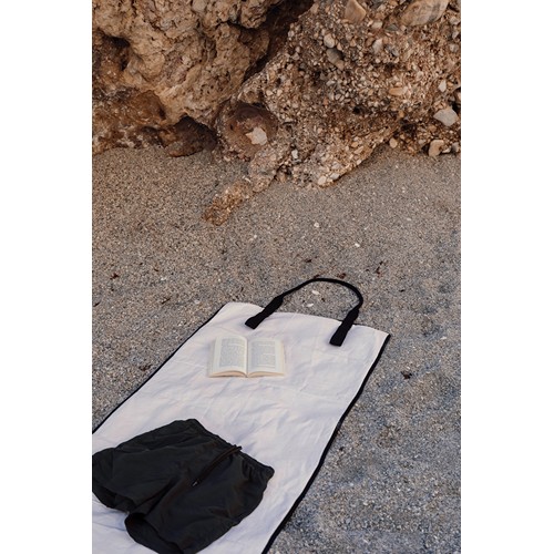 VINGA Tapis de plage en toile recyclée AWARE™ Volonne – Image 5