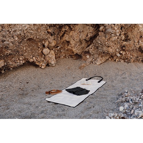 VINGA Tapis de plage en toile recyclée AWARE™ Volonne – Image 8